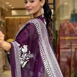 TOOCHKI Women Floral Printed Regular Thread Work Kurta with Palazzos & With Dupatta image 2
