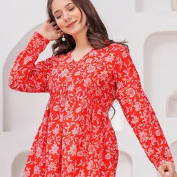 AMANISHA Women Flared Sleeves Thread Work Kaftan Kurta image 3