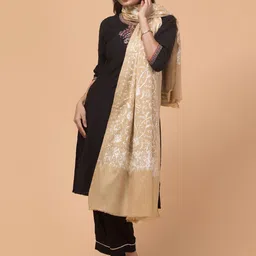 Tweedle Women Floral Embroidered Shawl image 3