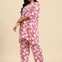 Sia Ab Pehnegi Duniya Floral Printed Mandarin Collar A-Line Kurta with Trousers image 4