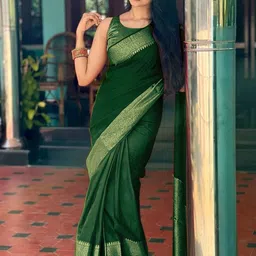 AVANTIKA FASHION Woven Design Zari Border Kanjeevaram Saree with Unstitched Blouse Piece image 3