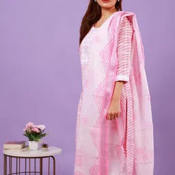 NEED APPARELS Striped Printed Round Neck Straight Kurta With Trousers & Dupatta image 4
