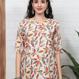 SZN Botanical Printed V-Neck Kurti image 3