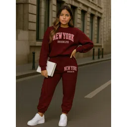 KASHIAN Round Neck Printed Sweatshirt & Printed Joggers Co-Ords-picture-39