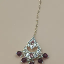 Women Click Gold-Plated Stone-Studded & Beaded Jewellery Set image 4