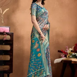 Tekson Ethnic Motifs Woven design Saree image 4