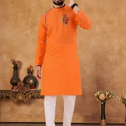V Gold Kurta Pajama Men Ethnic Motifs Embroidered Cotton Kurta with Pyjamas-picture-25