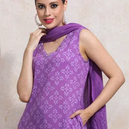 Moara Floral Printed Mirror Work Pure Cotton Straight Kurta with Palazzo & Dupatta image 3