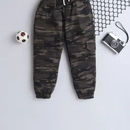 BAATCHEET Boy Camouflage printed Pure Cotton Mid-Rise Joggers-picture-52