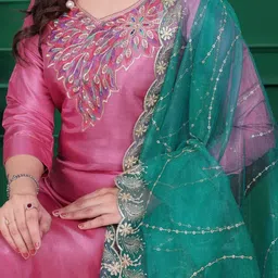 AVNISA ENTERPRISE Women Ethnic Motifs Embroidered Kurta with Trousers & Dupatta image 5