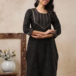 AUZAAI COLLECTION Selection Of 2 Solid Thread Work Round Neck Straight Kurtas image 3