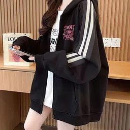 JC Mode Women Colourblocked Lightweight Woven Jacket image 4