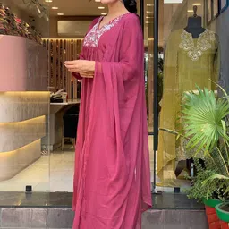 PARNAVI Floral Yoke Design Thread Work V-Neck Empire A-Line Kurta With Palazzos & Dupatta image 3