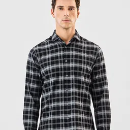 Snitch Men Checked Spread Collar Pure Cotton Casual Shirt-picture-17