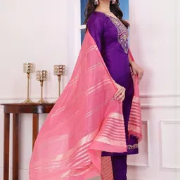 AVNISA ENTERPRISE Women Ethnic Motifs Embroidered Kurta with Trousers & Dupatta image 5