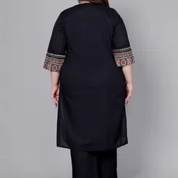 SHRIZA Women Plus Size Ethnic Motifs Gotta Patti Pure Cotton Kurta with Palazzos & Dupatta image 3