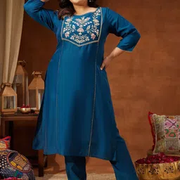 Janasya Women Floral Embroidered Regular Sequinned Chanderi Silk Kurta with Trousers & With Dupatta-image-27