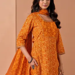 MOJILAA Floral Printed Gotta Patti Straight Kurta with Salwar & Dupatta image 4