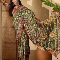 Sangria Green Silk Blend Printed Sarees image 2