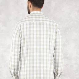 Crimsoune Club Men Smart Spread Collar Tartan Checked Cotton Slim Fit Casual Shirt image 5