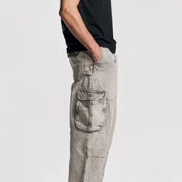 LOVEGEN Men Relaxed Fit Mid-Rise Mildly Distressed Heavy Fade Jeans image 4