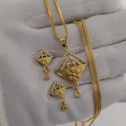 niva fashion Women Gold Pendant-picture-39