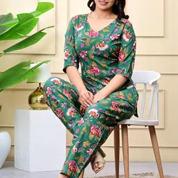 PUSHPRAJ FASHION Women's Floral Print Cotton Kurti & Pant Set || 3/4 Sleeve Top With Pants For Girls (IN, Alpha, L, Regular, Green) image 2