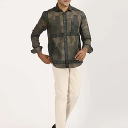 Indian Terrain Men Classic Fit Geometric Printed Spread Collar Casual Shirt image 2