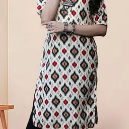 7Threads Selection Of 5 Geometric Printed Round Neck Straight Kurtas image 3