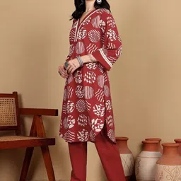 all about you Women Printed Regular Thread Work Kurta with Trousers image 3