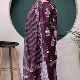 Ethnic 3 You Women Ethnic Motifs Printed Regular Thread Work Pure Cotton Kurta with Trousers & With Dupatta image 4