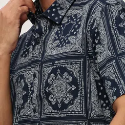 SHOWOFFFF Men Standard Slim Fit Printed Casual Shirt image 2