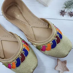 Fulkari Women Embellished Ethnic Mojaris Flats-picture-10