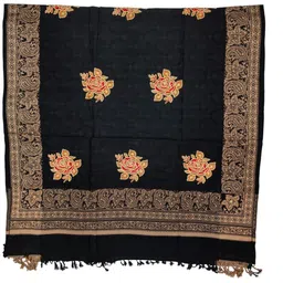 Vrinde Women Floral Embroidered Shawl image 5