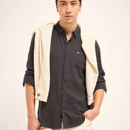 THE BEAR HOUSE Men Solid Cotton Slim Fit Casual Shirt-image-32