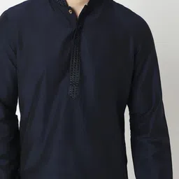 Ethnicity Mandarin Collar Long Sleeves Thread Work Kurta image 4