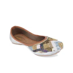 Anouk Women Embellished Ethnic Mojaris Flats-picture-41