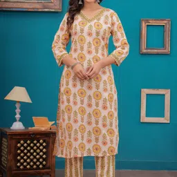 Sarai Women Floral Printed Regular Pure Cotton Kurta with Trousers-picture-24