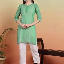 VAHSON Women Ethnic Motifs Embroidered Chikankari Indie Florals Georgette Kurta-picture-31