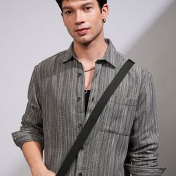HIGHLANDER Men Relaxed Fit Spread Collar Vertical Striped Casual Shirt-picture-25