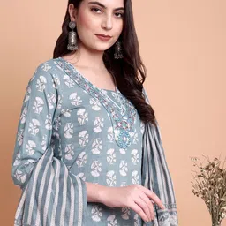 WILL BOTTOM Women Floral Printed Regular Thread Work Pure Cotton Kurta with Trousers & With Dupatta image 3