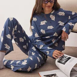 Trendyol Women Graphic Printed T-shirt & Pyjamas Night suit image 4