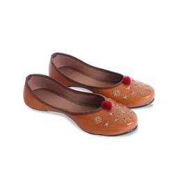 DFR Women Colourblocked Mojaris Flats-image-63