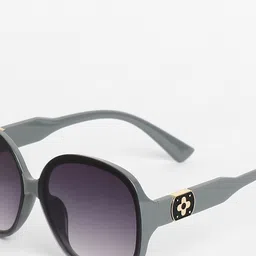 HAUTE SAUCE by Campus Sutra Women Oversized Sunglasses with Polarised Lens image 5