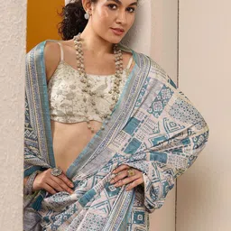 Libas Ethnic Motifs Silk Blend Handloom Saree image 3