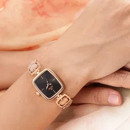 Anouk Women Brass Dial & Textured Straps Analogue Watch-picture-28