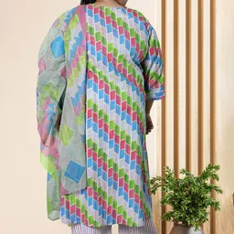 myplusfashion Women Geometric Printed Kurta with Palazzos & Dupatta image 2