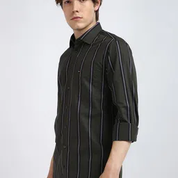 Tommy Hilfiger Men Spread Collar Vertical Striped Cotton Casual Shirt image 4