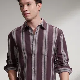 HIGHLANDER Textured Cutaway Collar Relaxed Fit Dobby Cotton Shirt-picture-21