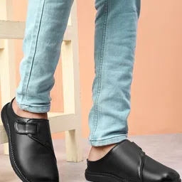 HERE&NOW Men Black Comfort Synthetic Leather Sandals-picture-41